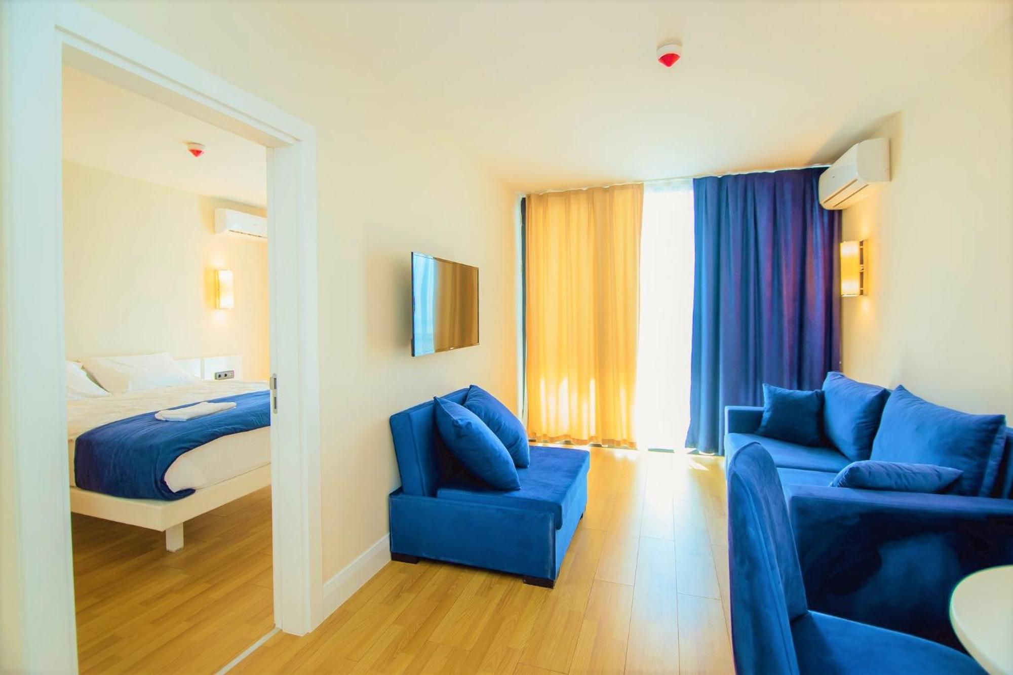 Luxury Beach Front Hotel Batoemi Buitenkant foto