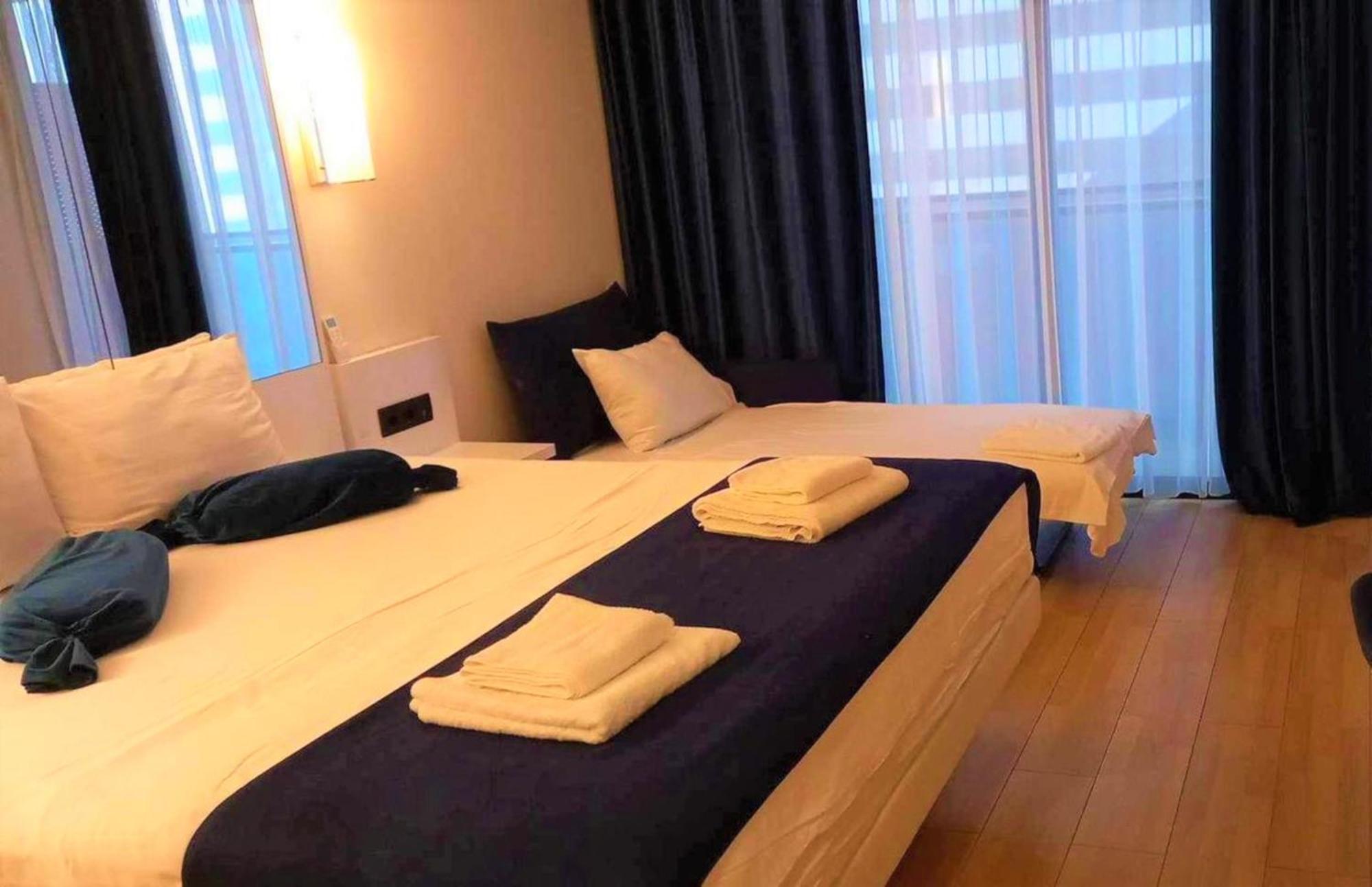Luxury Beach Front Hotel Batoemi Buitenkant foto