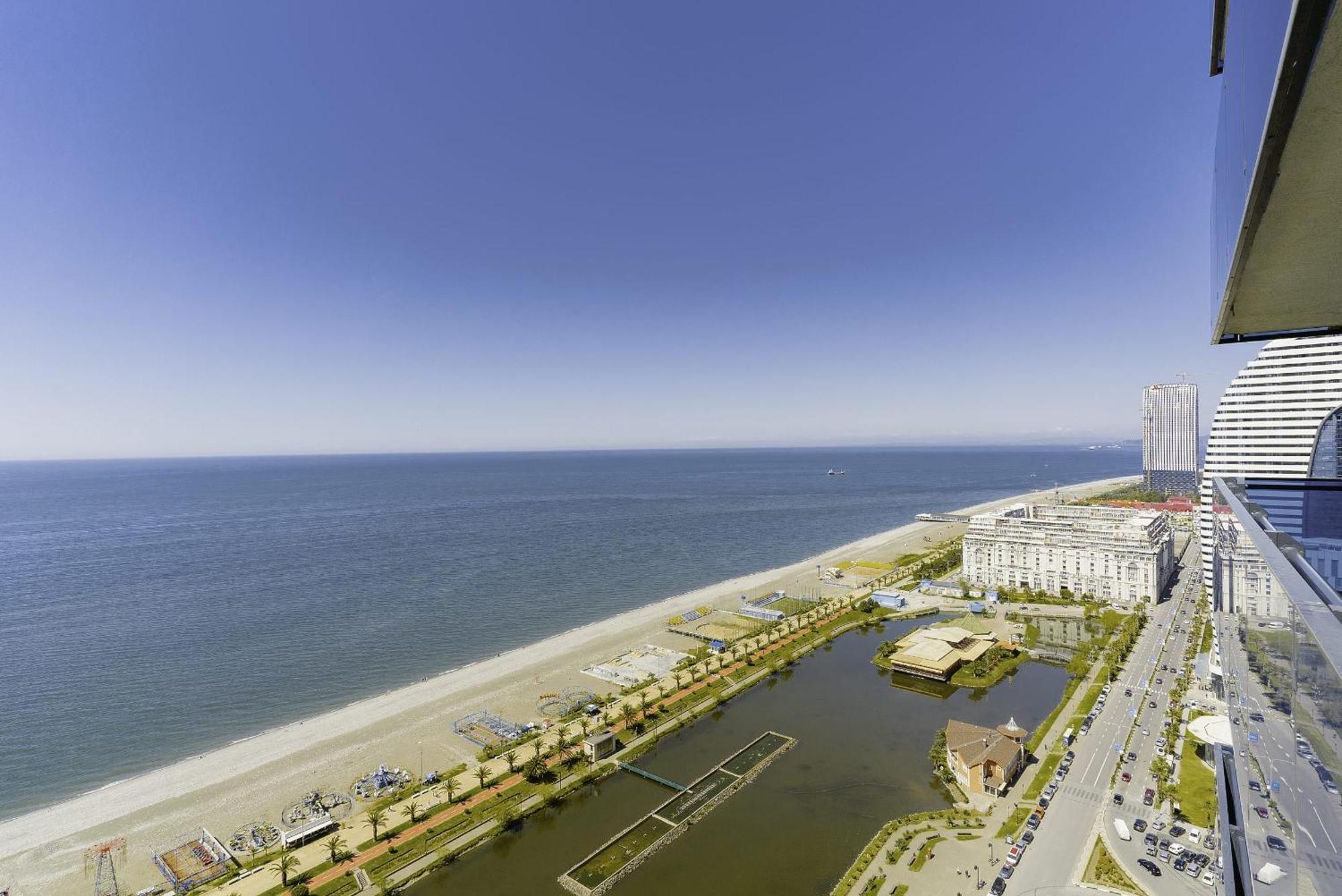 Luxury Beach Front Hotel Batoemi Buitenkant foto