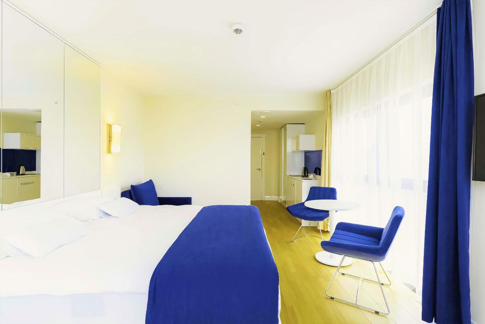Luxury Beach Front Hotel Batoemi Buitenkant foto