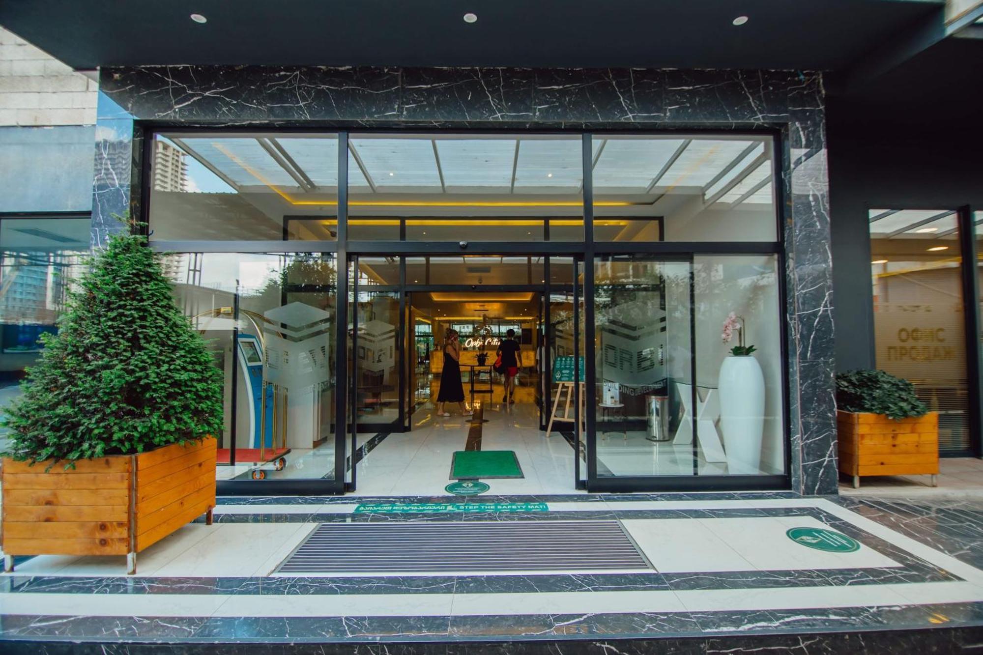 Luxury Beach Front Hotel Batoemi Buitenkant foto