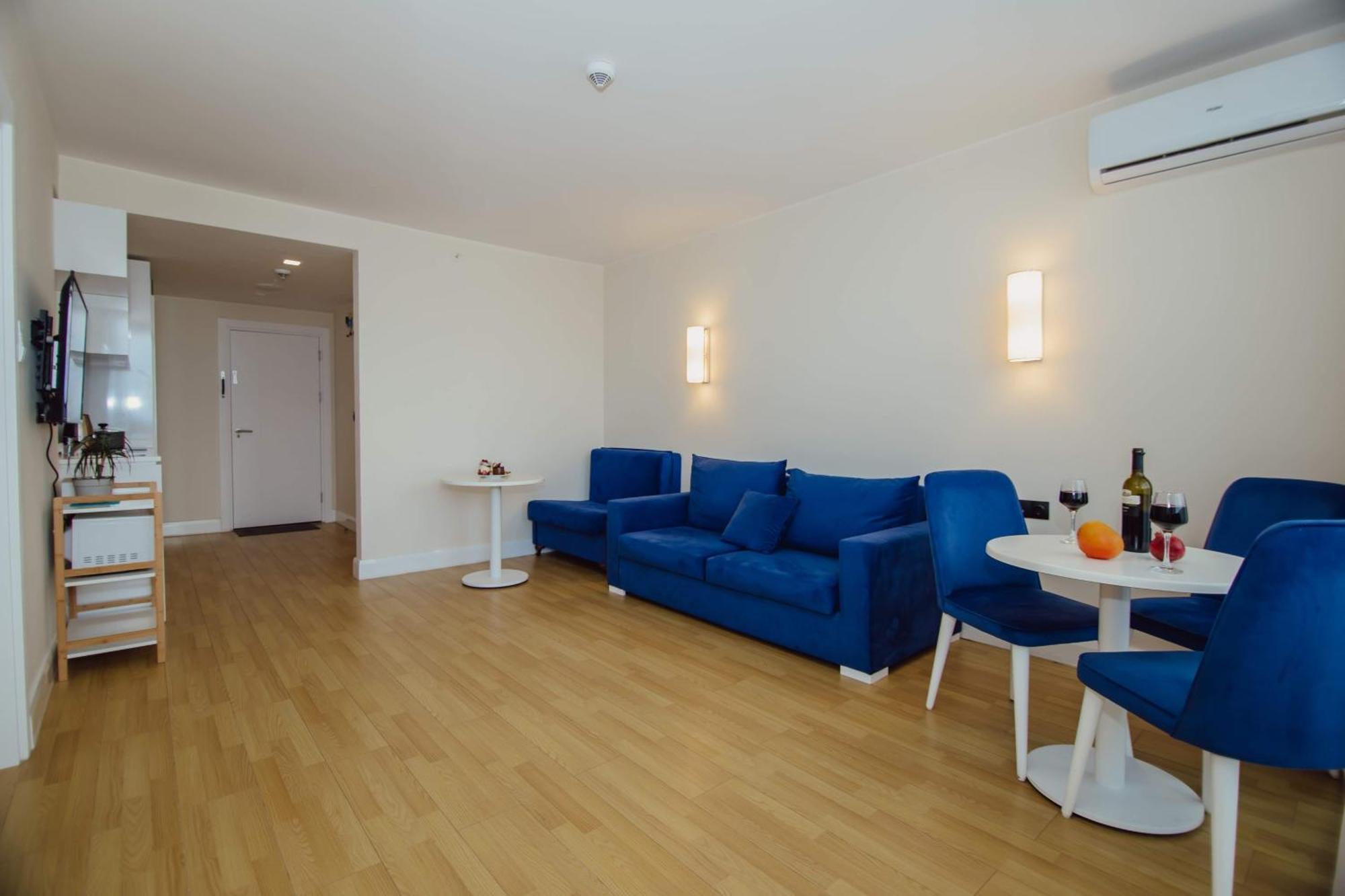 Luxury Beach Front Hotel Batoemi Buitenkant foto