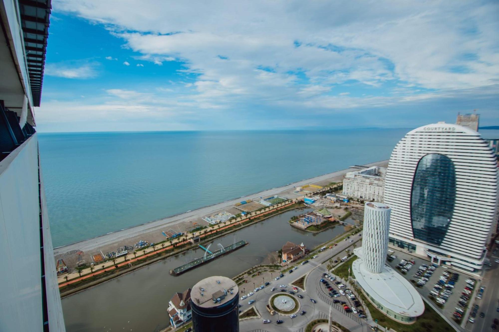 Luxury Beach Front Hotel Batoemi Buitenkant foto