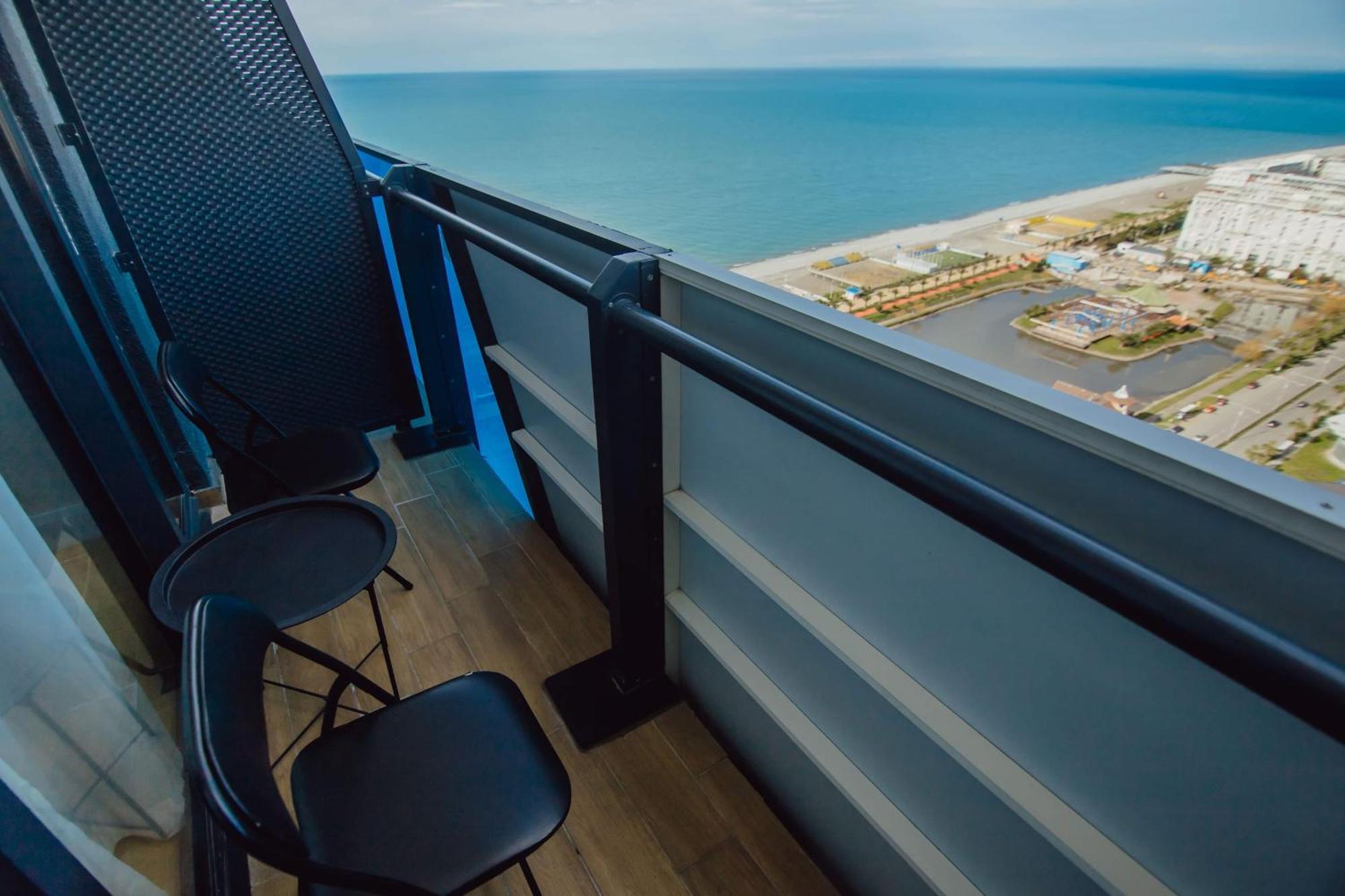 Luxury Beach Front Hotel Batoemi Buitenkant foto