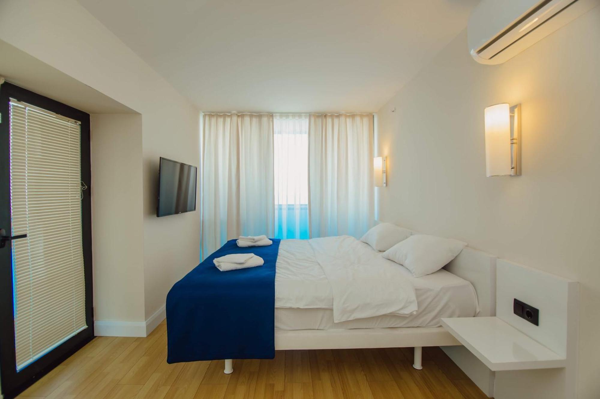 Luxury Beach Front Hotel Batoemi Buitenkant foto