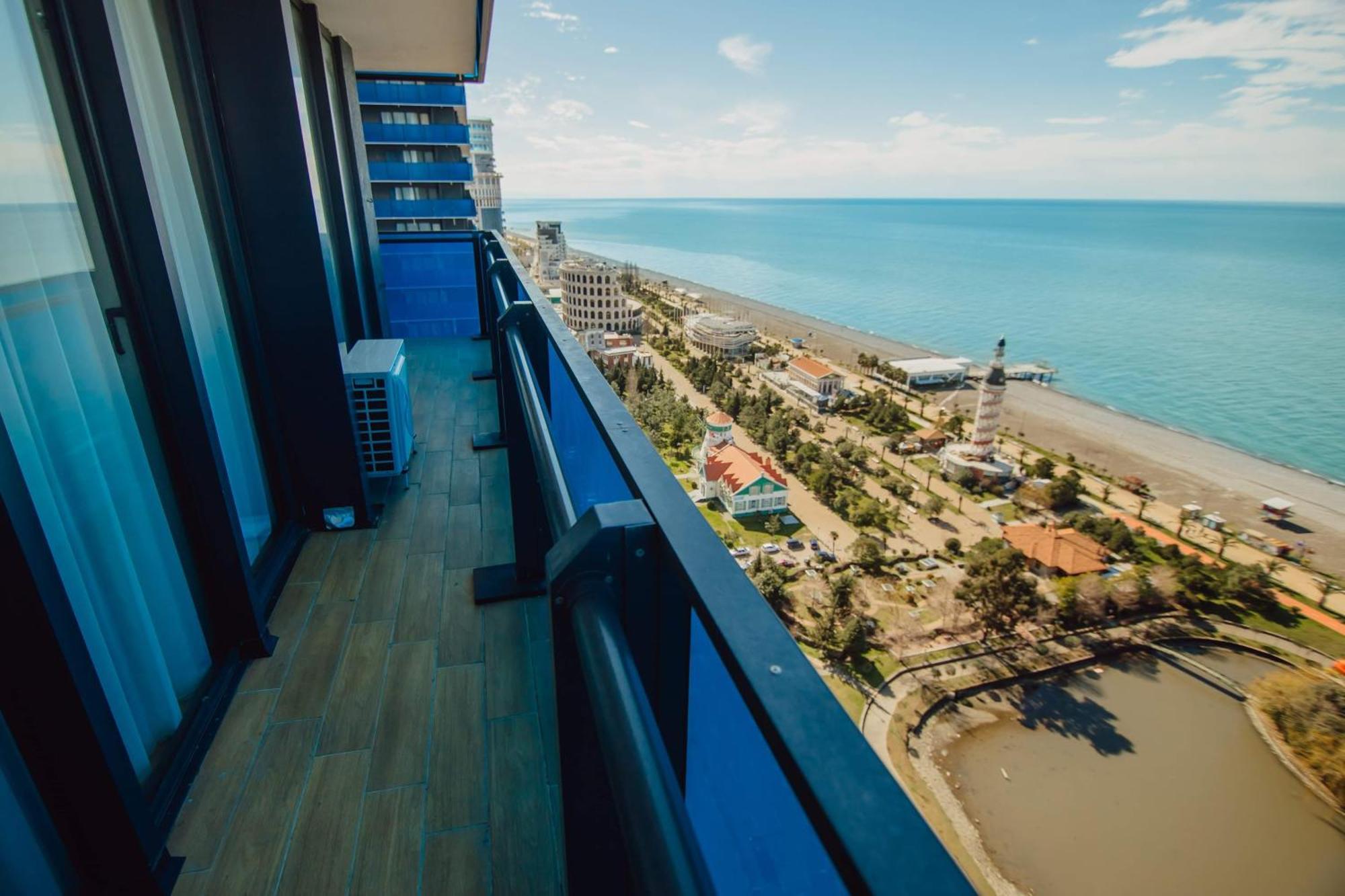 Luxury Beach Front Hotel Batoemi Buitenkant foto