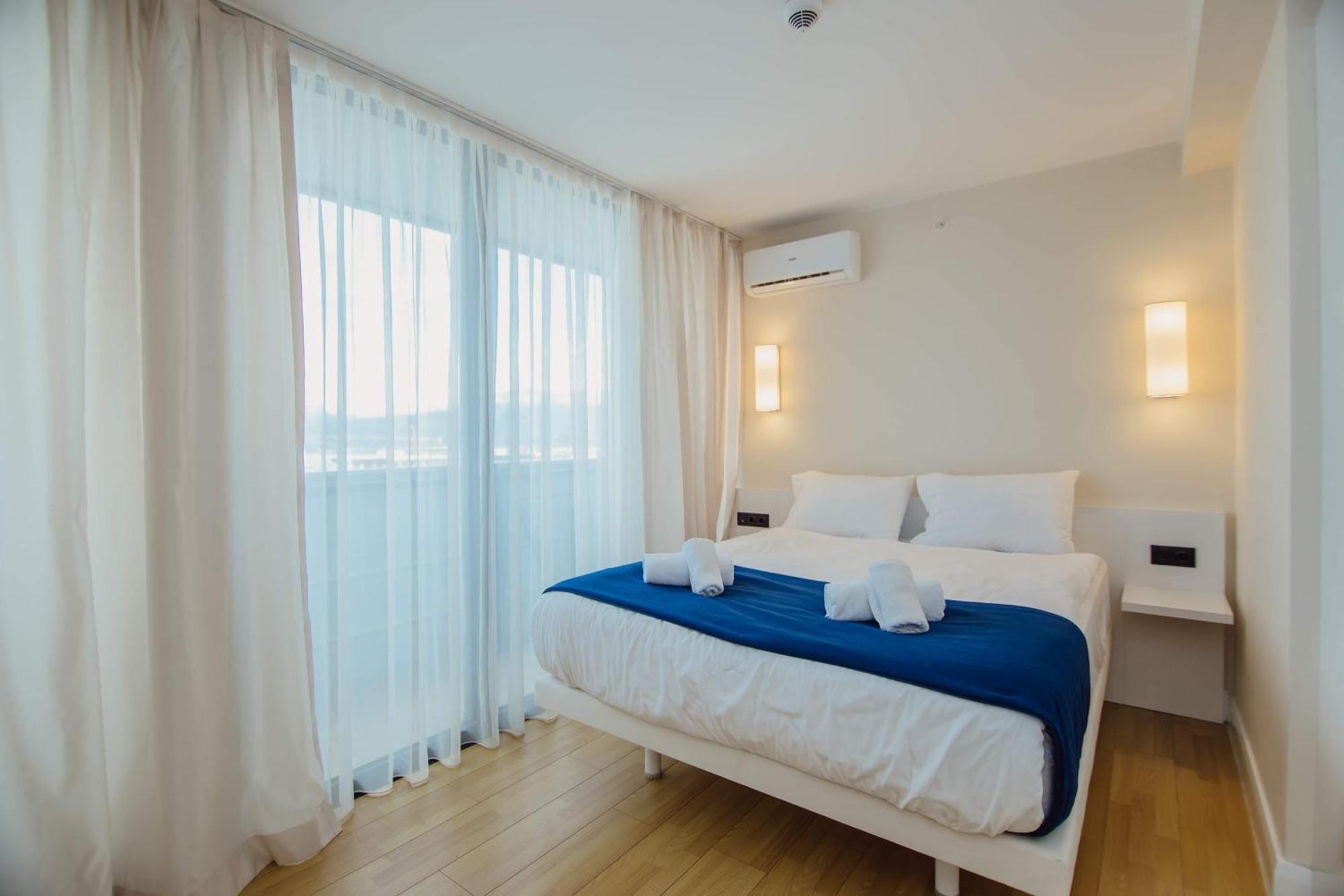 Luxury Beach Front Hotel Batoemi Buitenkant foto