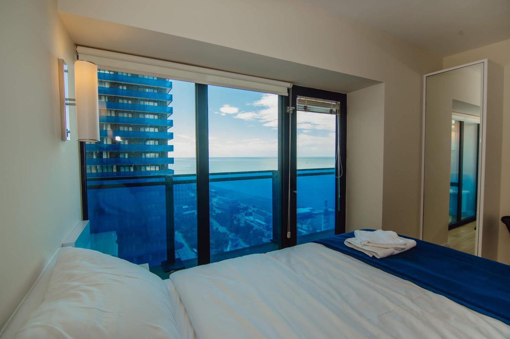 Luxury Beach Front Hotel Batoemi Buitenkant foto