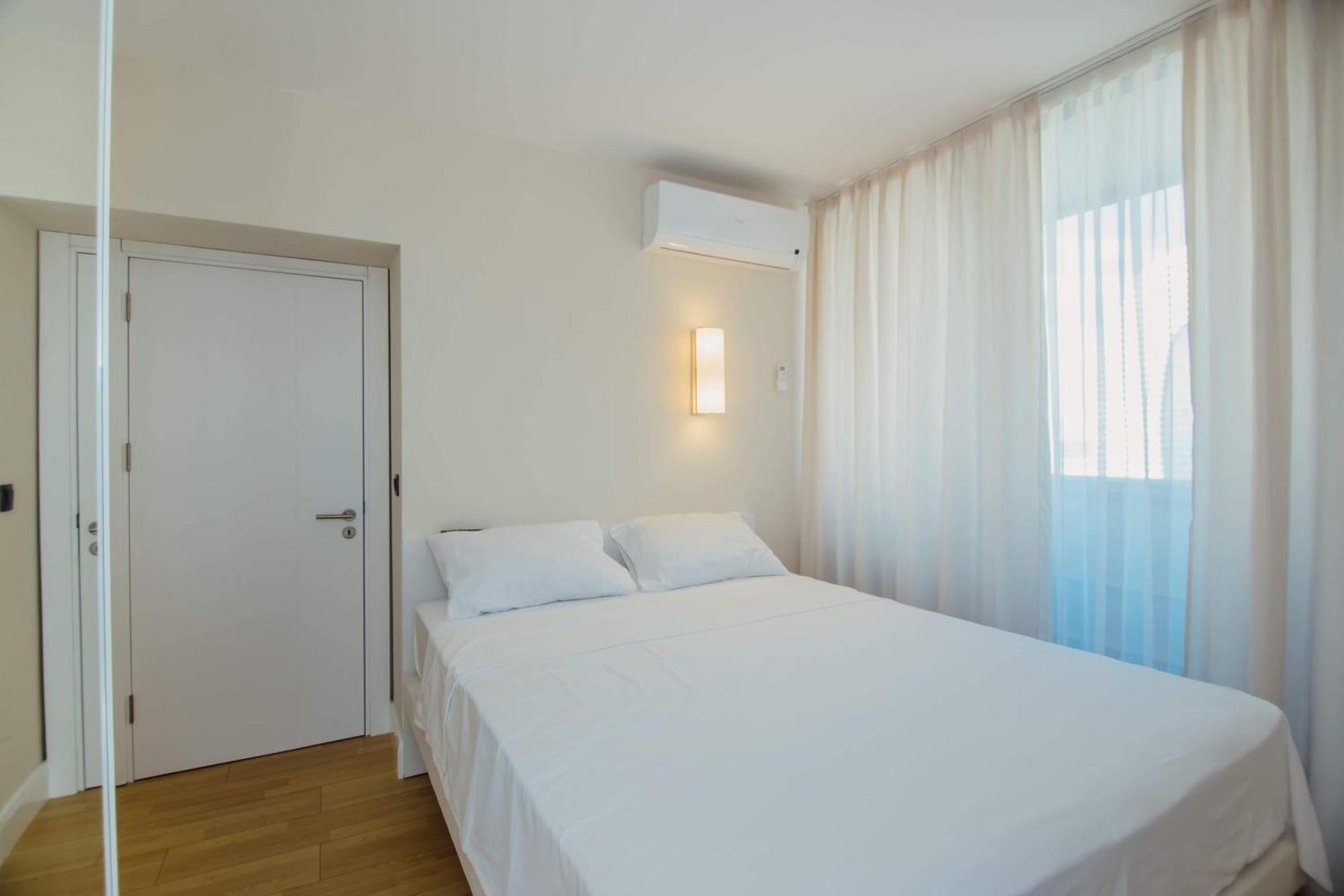 Luxury Beach Front Hotel Batoemi Buitenkant foto