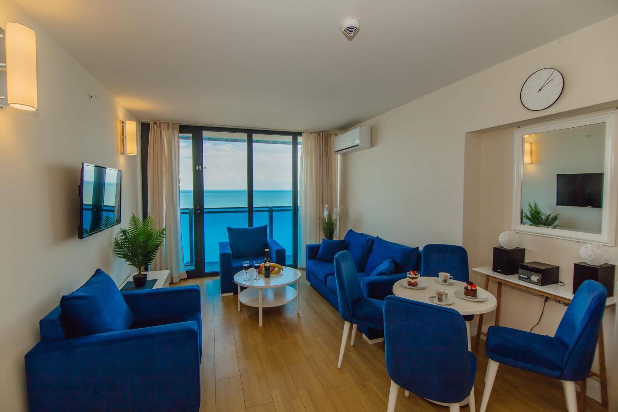 Luxury Beach Front Hotel Batoemi Buitenkant foto
