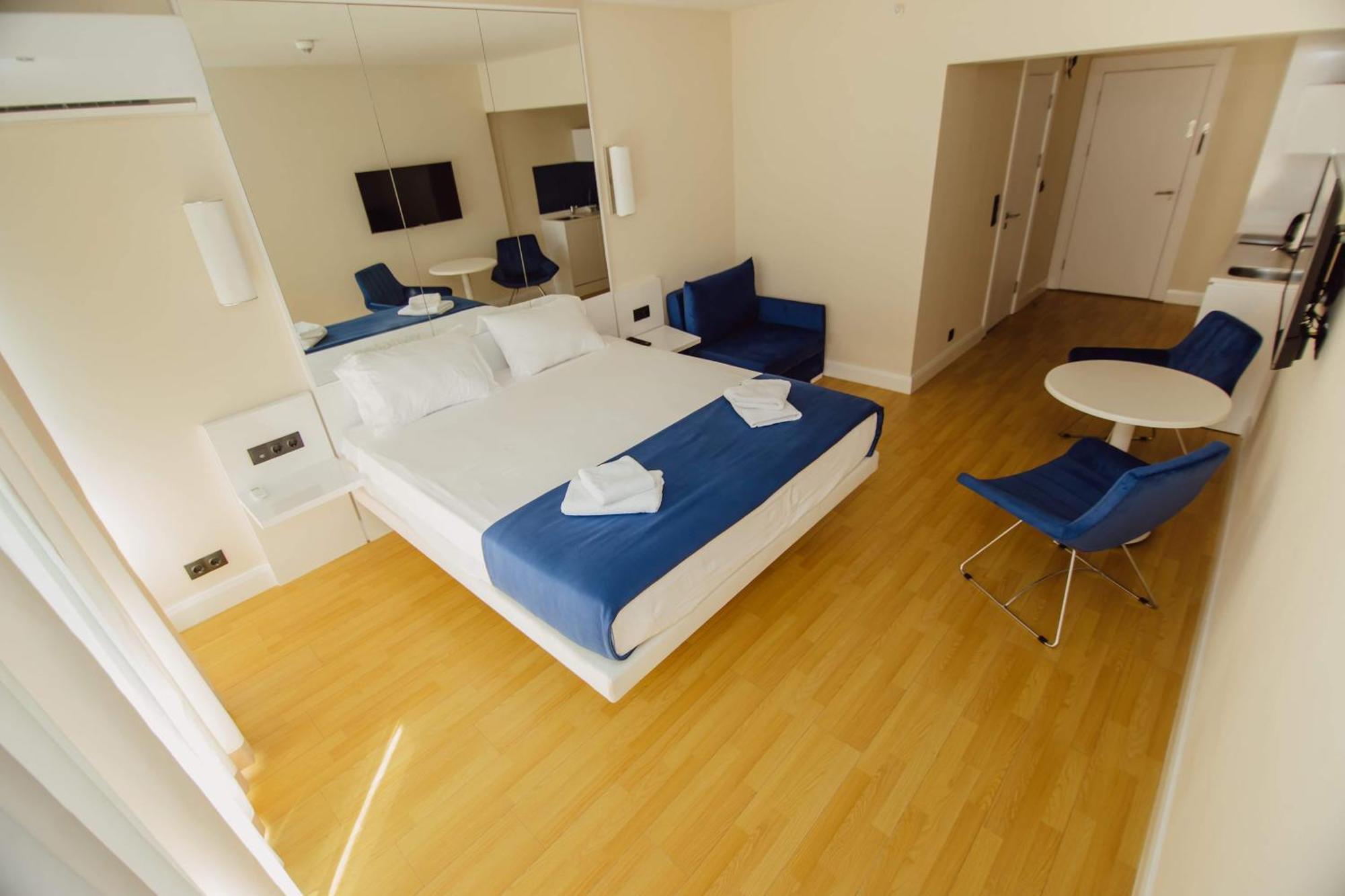 Luxury Beach Front Hotel Batoemi Buitenkant foto