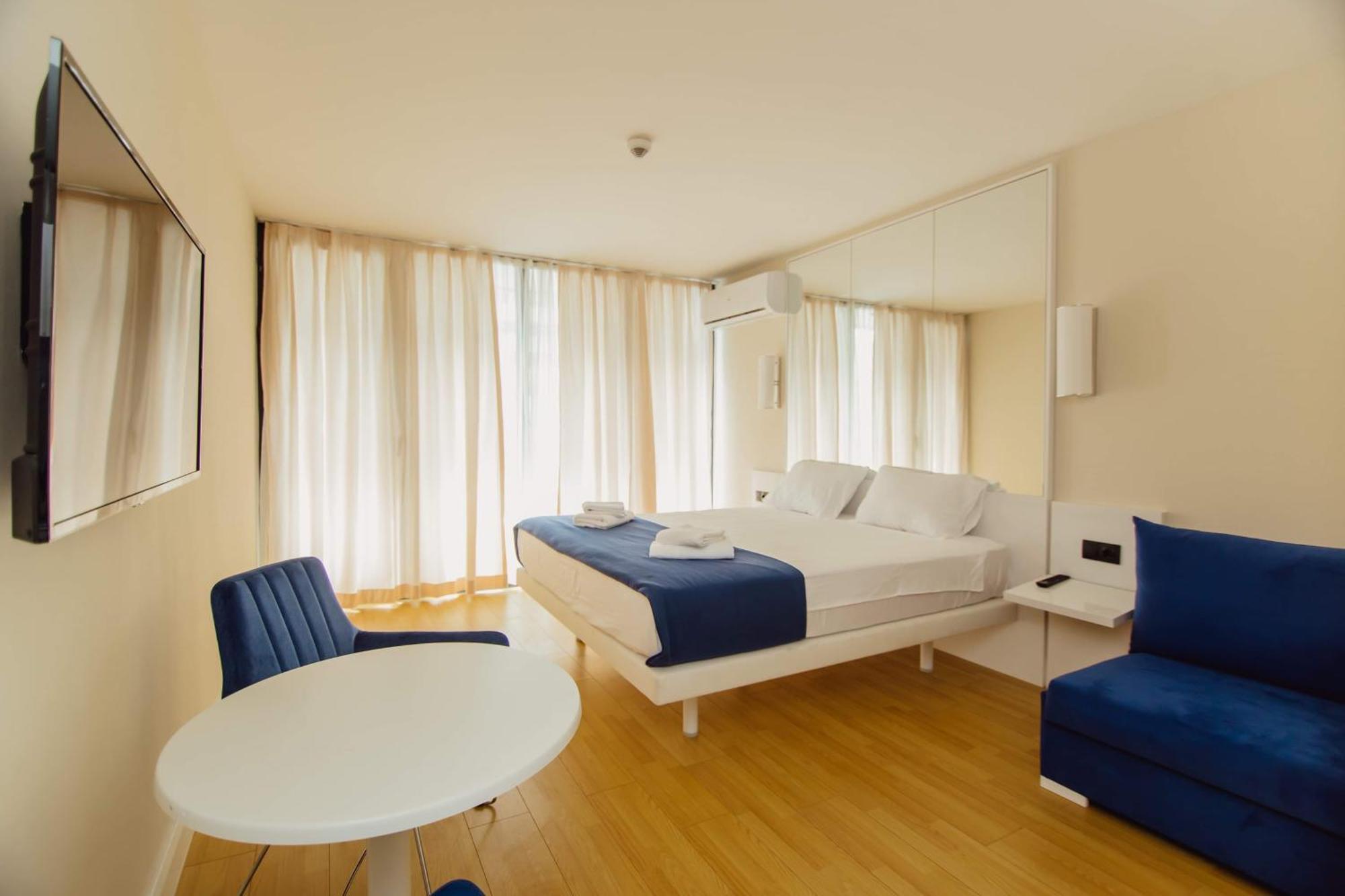 Luxury Beach Front Hotel Batoemi Buitenkant foto