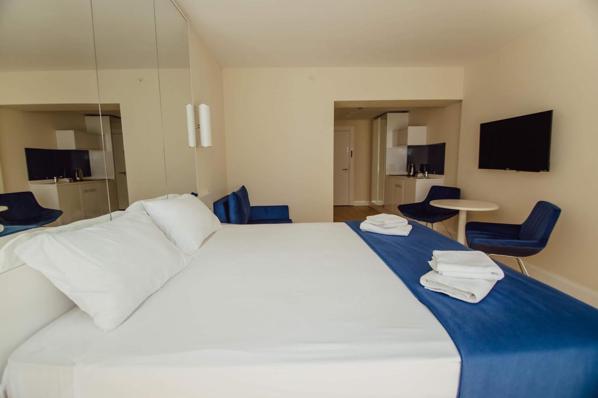 Luxury Beach Front Hotel Batoemi Buitenkant foto